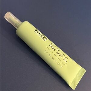 Versed Out of Sight Dark Spot Gel - Green